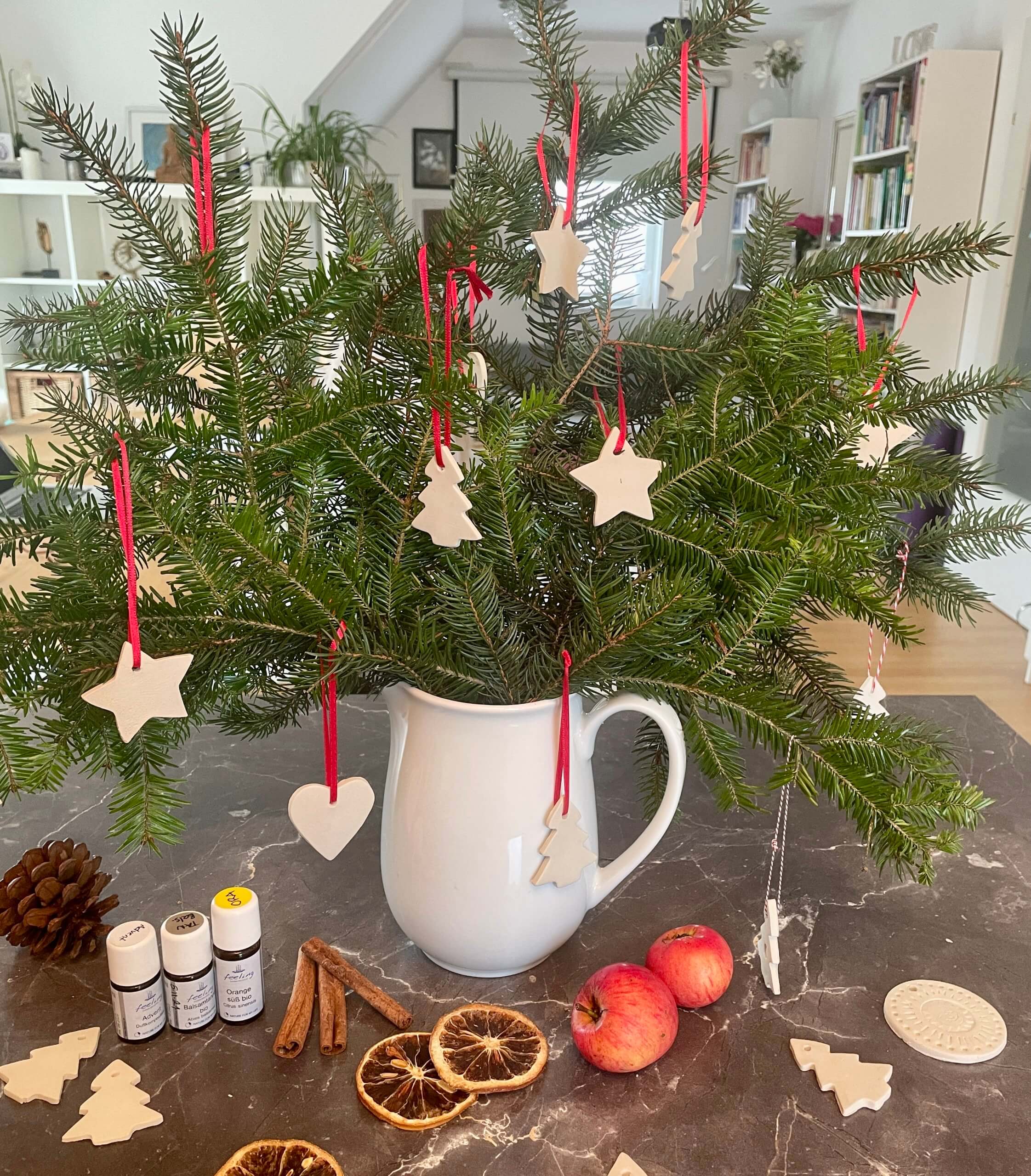 Duftanhänger aus Ton für den Weihnachtsbaum selbermachen