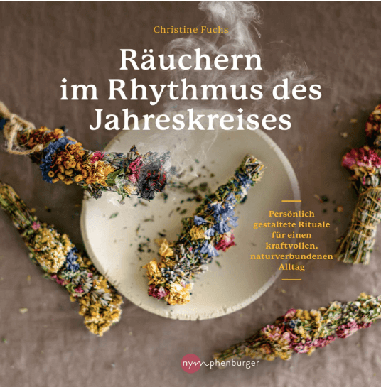 Räucherbündel aus heimischen Pflanzen und Kräutern
